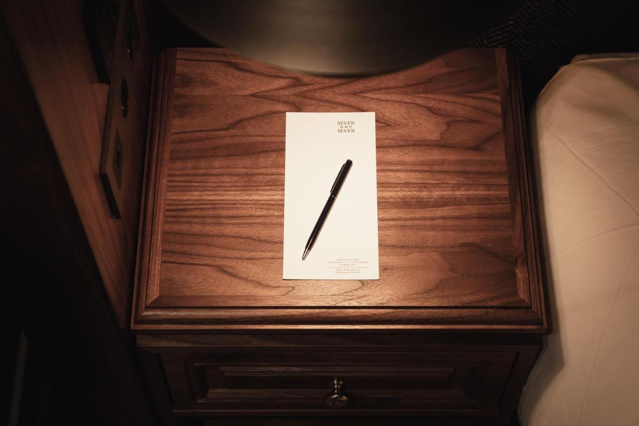 Hotel 717 Amszterdam Kültér fotó A stationery set