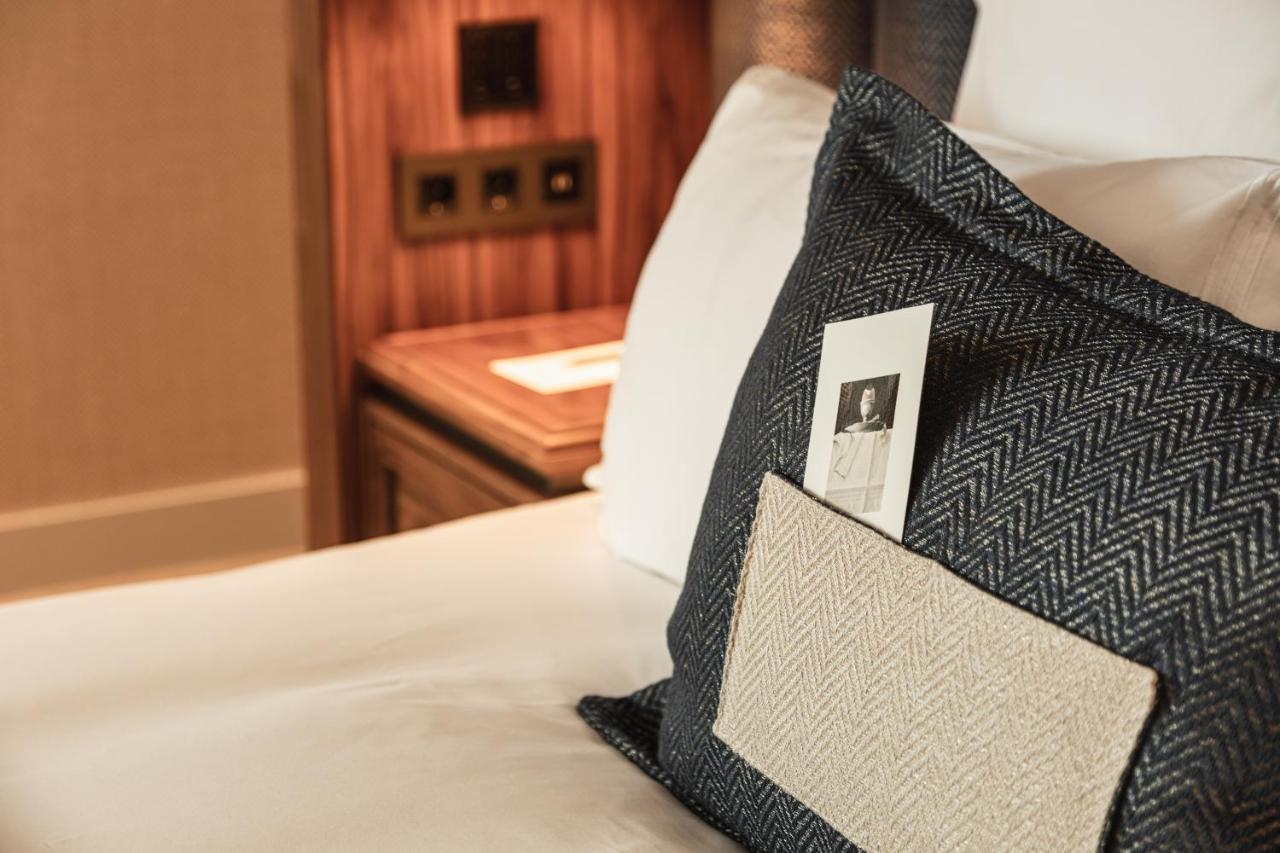Hotel 717 Amszterdam Kültér fotó A pillow menu