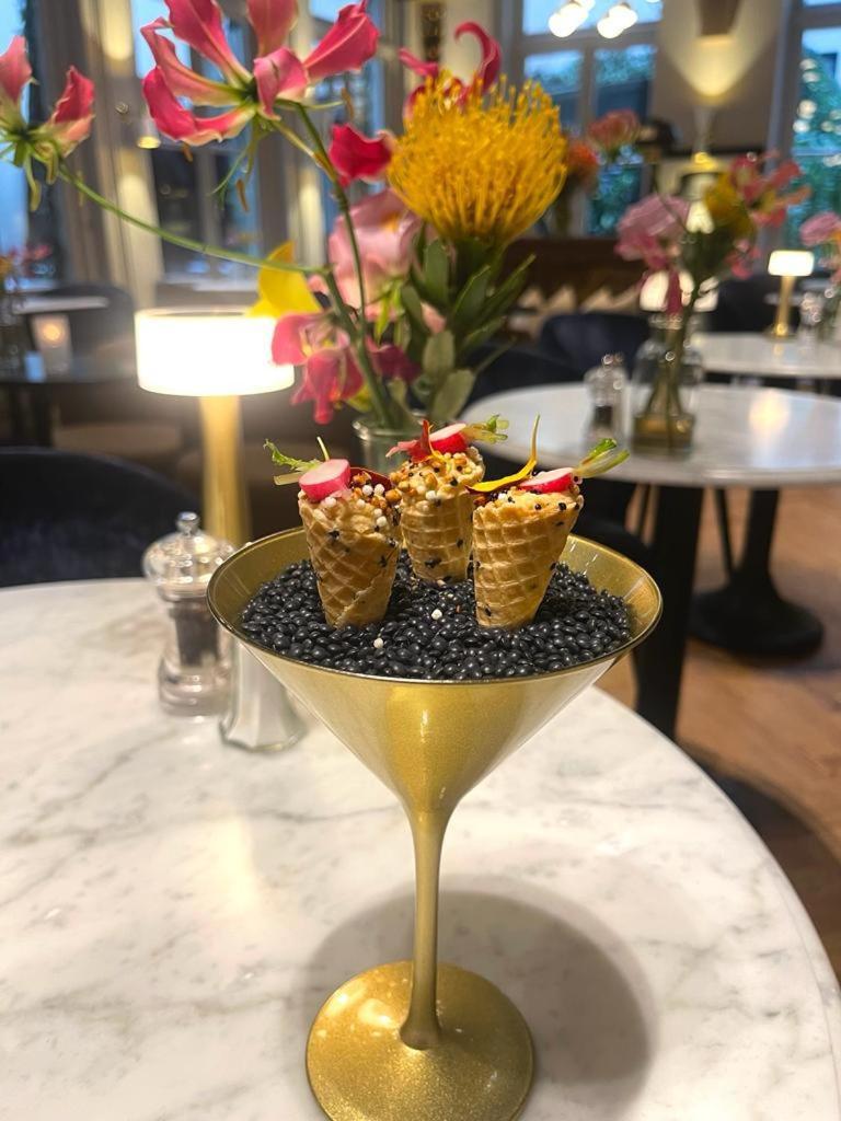 Hotel 717 Amszterdam Kültér fotó Caviar and ice cream